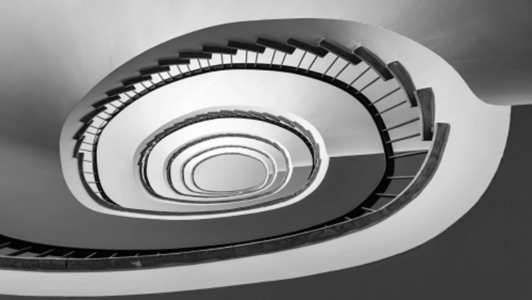 Wendeltreppe in einem Hamburger Kontorhaus